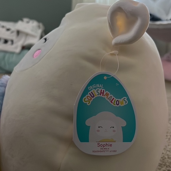 Sophie the Easter Lamb Squishmallow - Picture 4 of 5